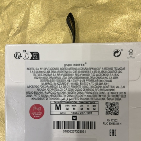 Zara gold hoop earrings NWT ✨✨🔥🔥🔥 - Picture 2 of 2